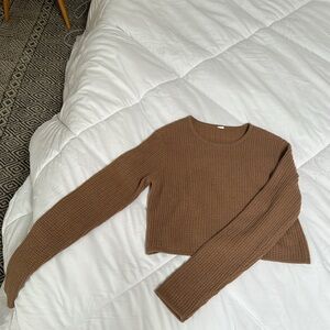 Alo sweater size small cropped